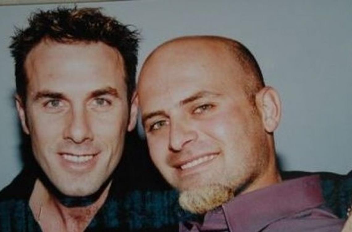 Εκτός Ελλάδας ζει ο Τσάκας! Δείτε πως είναι σήμερα ο νικητής του πρώτου Big Brother (Φωτογραφία)