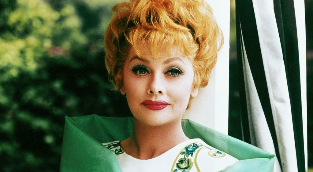 Lucille Ball | Το μυστικό της αιώνιας νιότης είναι να ζεις με εντιμότητα, να τρως αργά και να λες ψέματα για την ηλικία σου