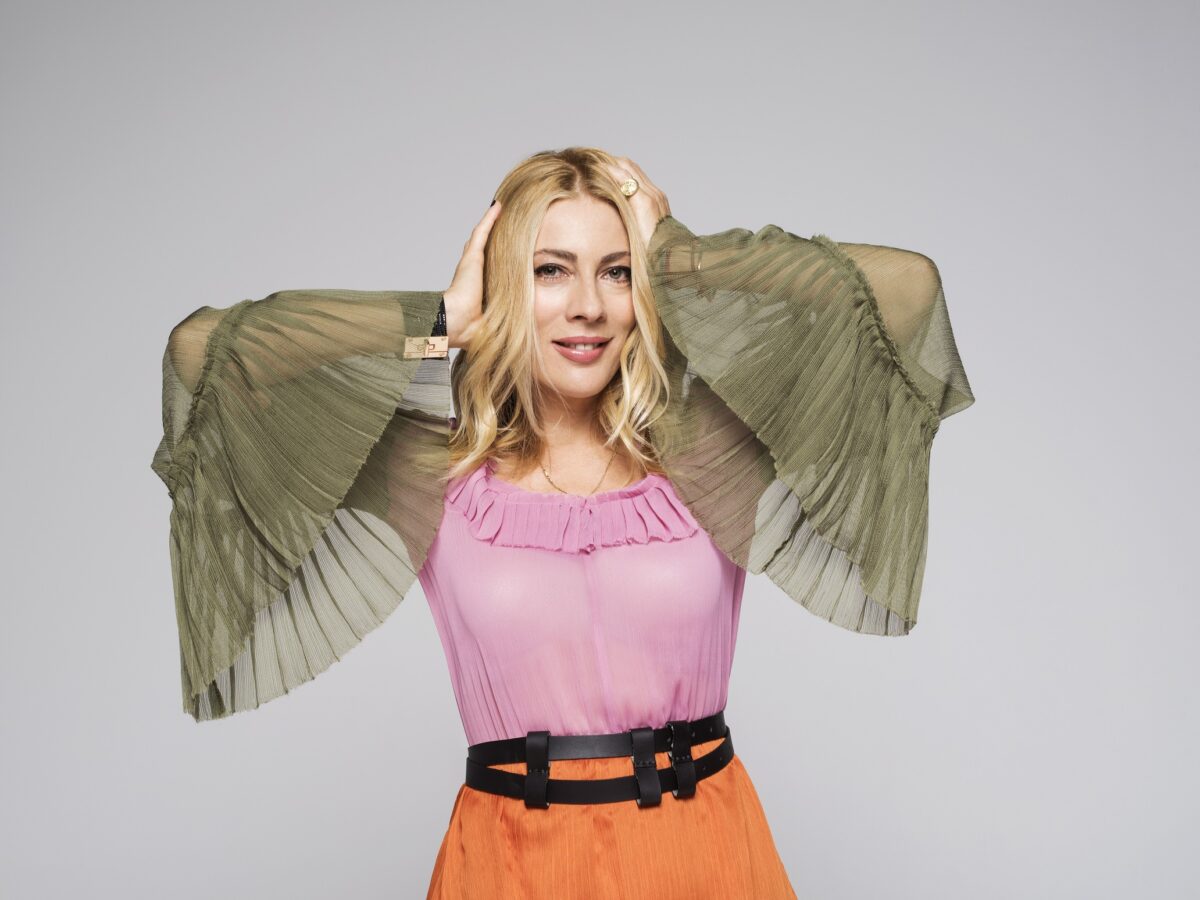 Η σέξι φωτογραφία της Σμαράγδας Καρύδη στο κρεβάτι της