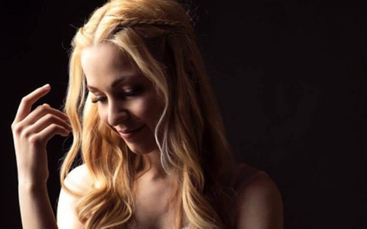 Κυριακή Δερέμπεη | Έχω μετανιώσει, που έδωσα χώρο και χρόνο σε ανθρώπους που δεν άξιζαν.