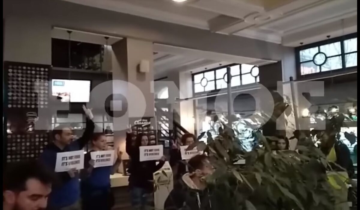 Εισβολή Vegan ακτιβιστές στα Goody’s για να κάνουν κατάληψη! (Βίντεο)