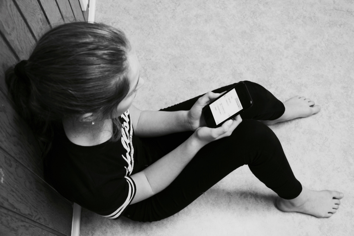 Ροζ κύκλωμα: Ο ζωγράφος, ο ροκάς και η 40ρα που «ψάρευαν» κοριτσάκια