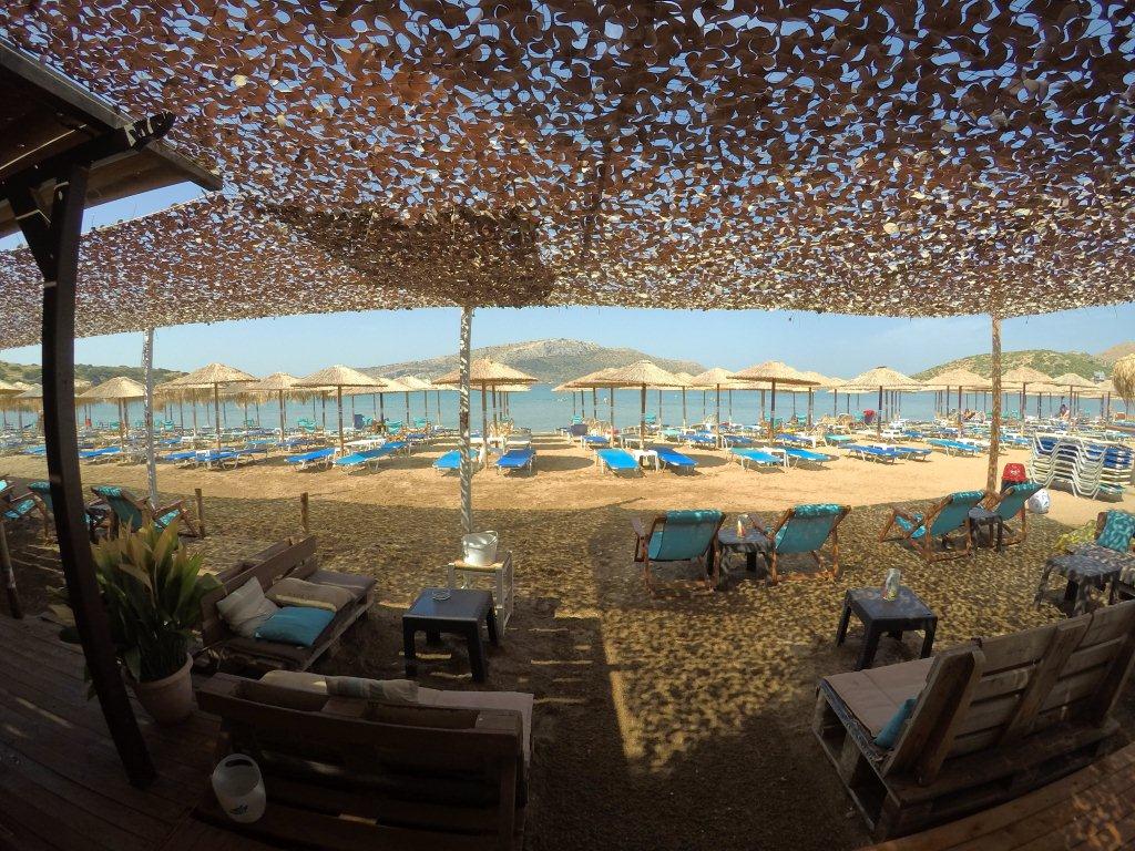FreezBe: Αν ψάχνεις το απόλυτο  Beach-Bar, μόλις το βρήκες
