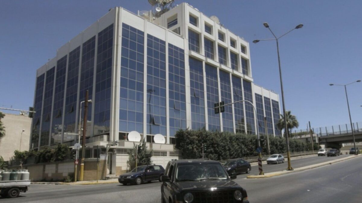 Τέλος η παρουσιάστρια από τον ΣΚΑΪ!