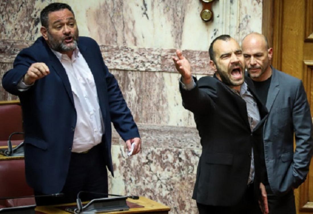 Ο ένας μετά τον άλλο εγκαταλείπουν την Χρυσή Αυγή – Παραιτήθηκε και ο Ηλιόπουλος