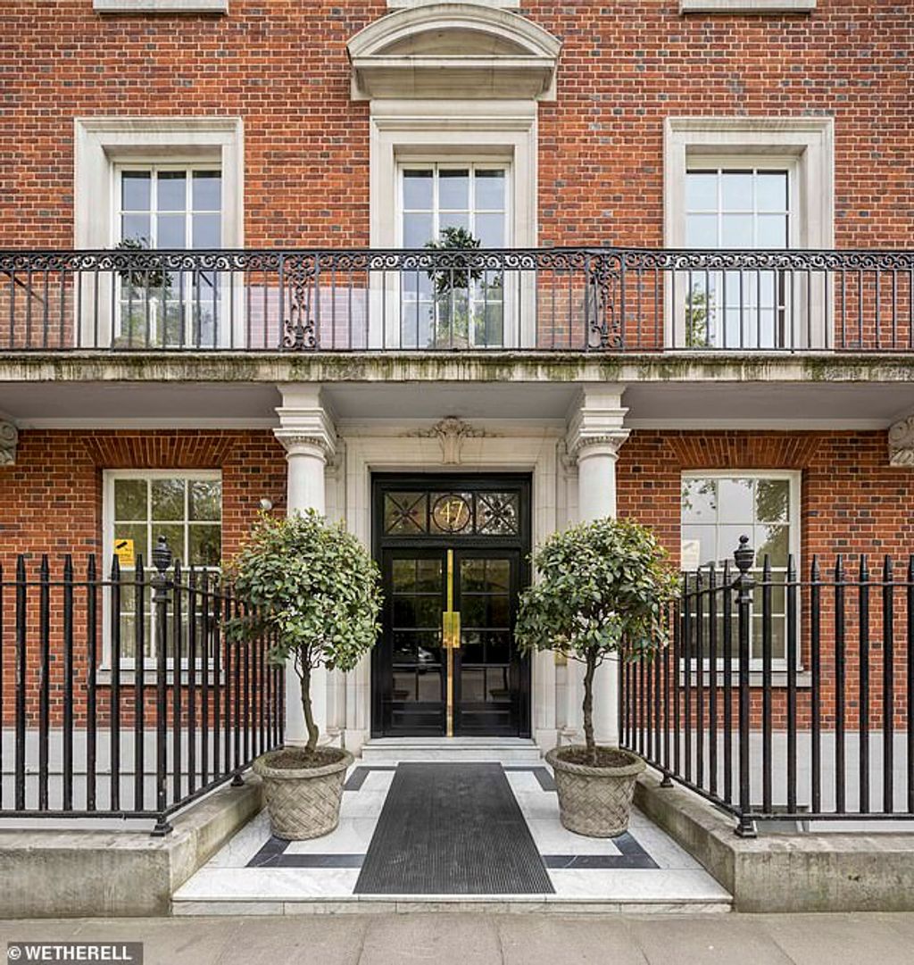 «Στο σφυρί» το παλάτι των Ωνάσηδων στο Λονδίνο