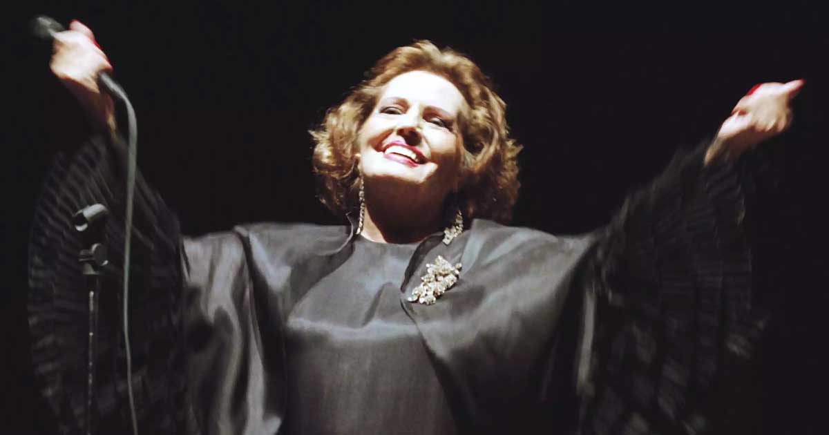 Amalia Rodrigues & Cancao do Mar | Το εκπληκτικό τραγούδι της θάλασσας & η ζωή της βασίλισσας του φάδο