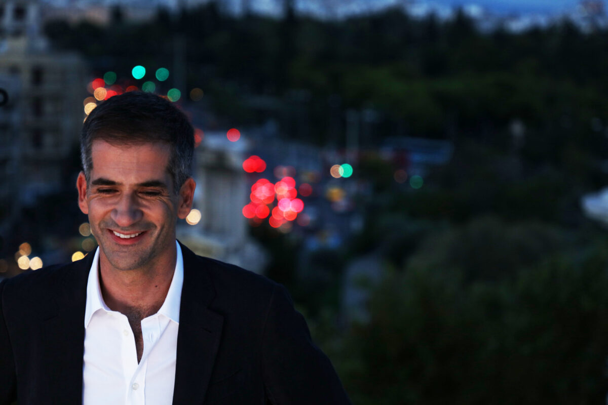 Η ατάκα του Κώστα Μπακογιάννη για την οικογενειακή του γκαντεμιά