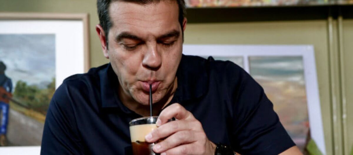 Τρατζικ | Η κωμική αντιπολίτευση του Σύριζα