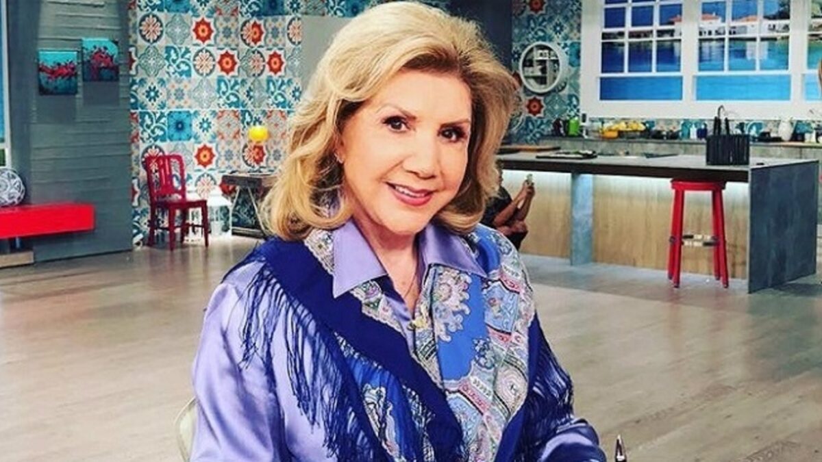 Η Λίτσα Πατέρα ιδρύει σχολή Αστρολογίας!