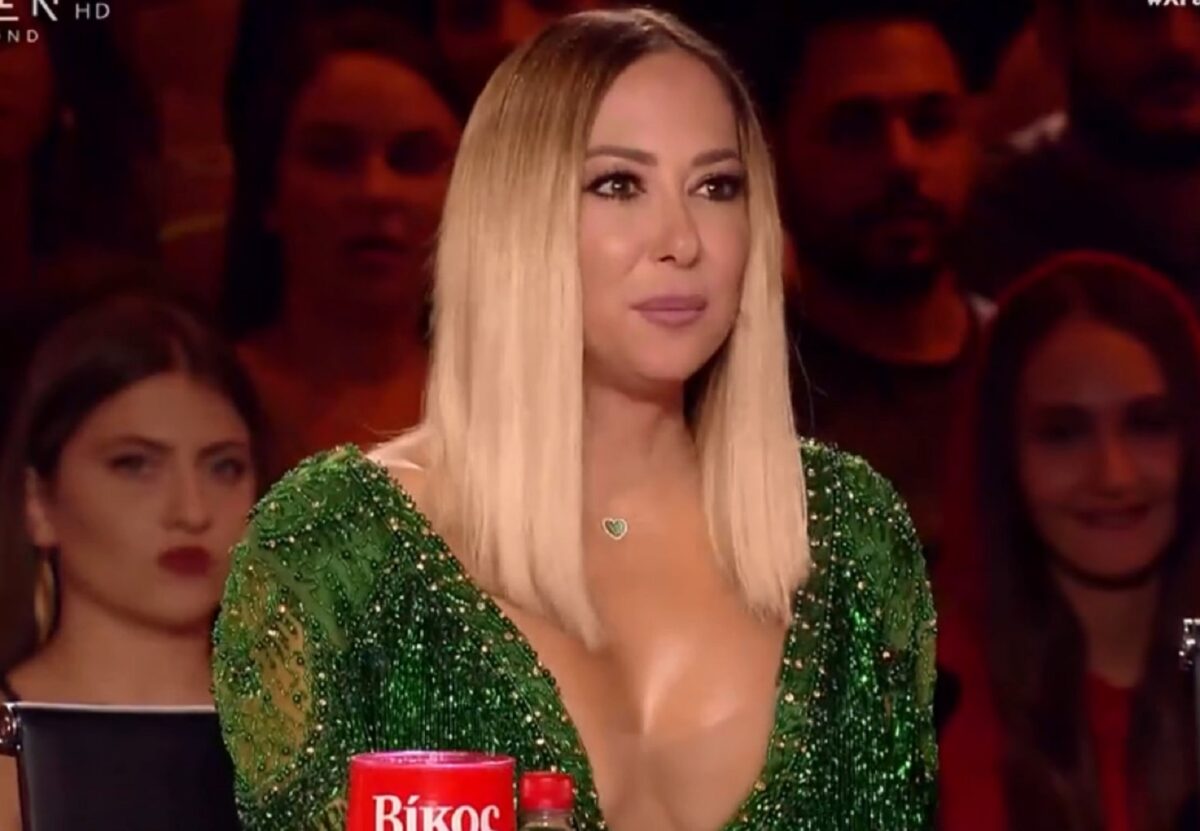 X-Factor: Με αβυσσαλέο ντεκολτέ η Μελίνα Ασλανίδου
