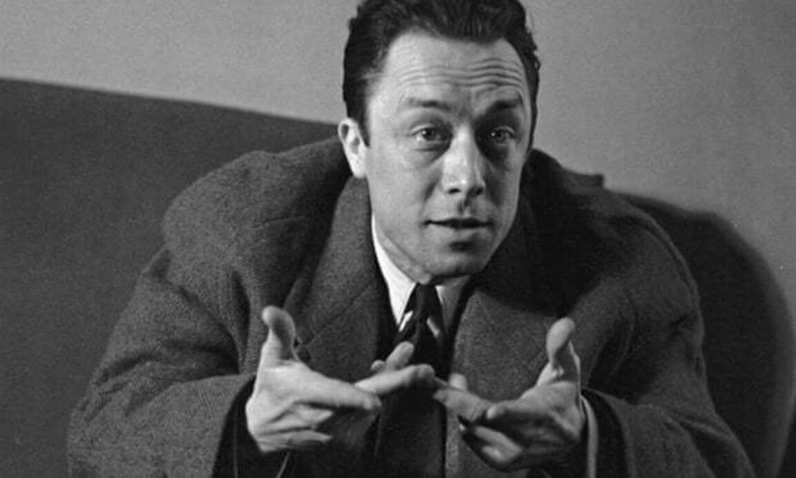 Albert Camus |  Για να είμαστε ευτυχισμένοι, πρέπει να μη μας απασχολούν πολύ οι άλλοι.