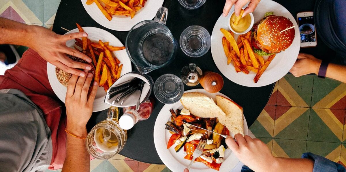 Τα τρόφιμα που πρέπει να αποφύγετε για να μειώσετε τον κίνδυνο του καρκίνου