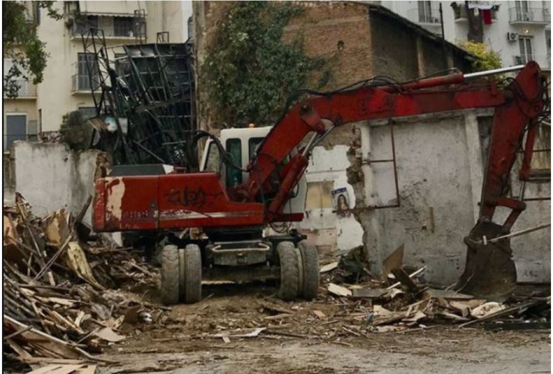 Κατεδαφίζεται το ιστορικό θέατρο Αθήναιον