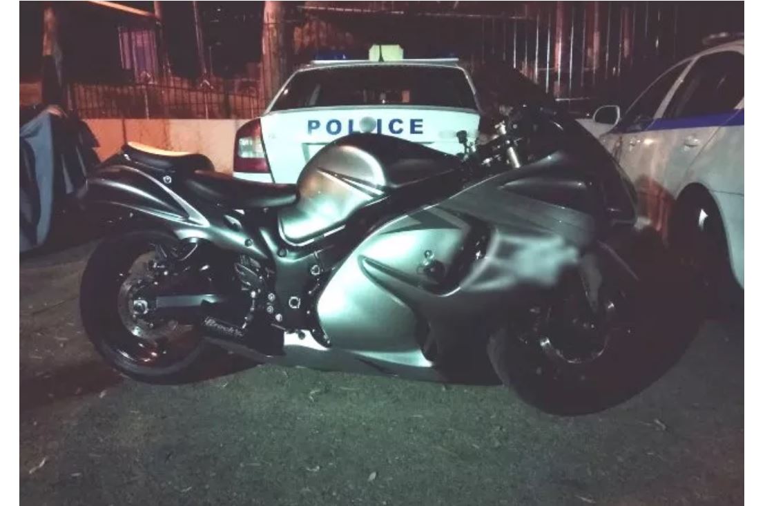 Πέρασε με 200 τρία κόκκινα στο αντίθετο ρεύμα της Βουλιαγμένης!