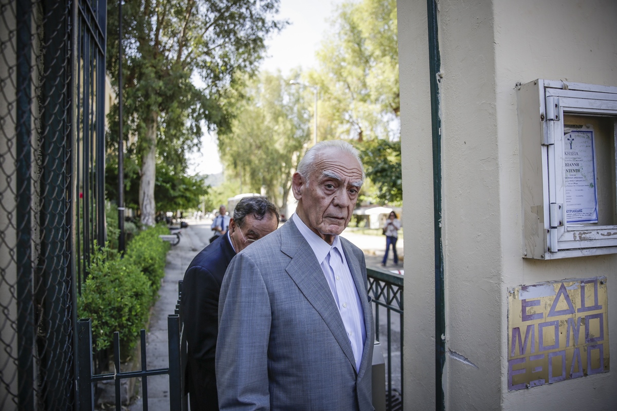 Εξώδικο στην κόρη του έστειλε ο Τσοχατζόπουλος: «Πες μου ποιοι κρύβονται από πίσω σου»