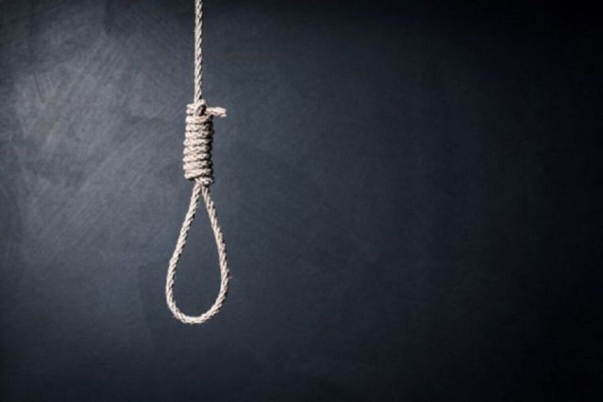 Σοκ στο Καλλιμάρμαρο |  Γεωργιανή καλλονή βρέθηκε κρεμασμένη με λουρί σκύλου