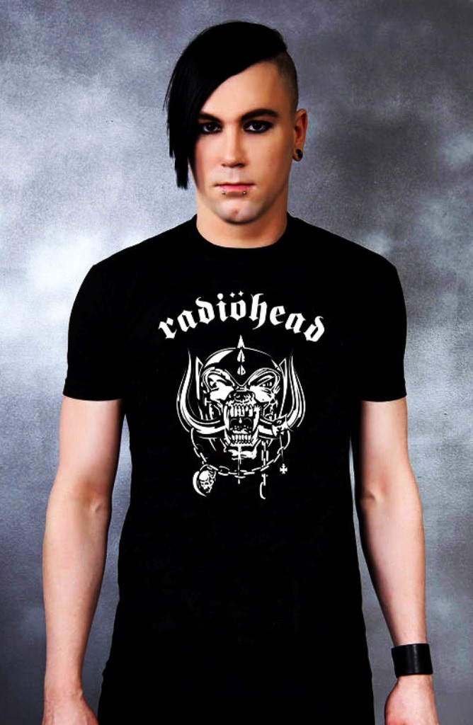 Τρολ δώρο για ροκάδες: T shirts με «ελαφρώς λάθος» τραγούδια και ονόματα συγκροτημάτων