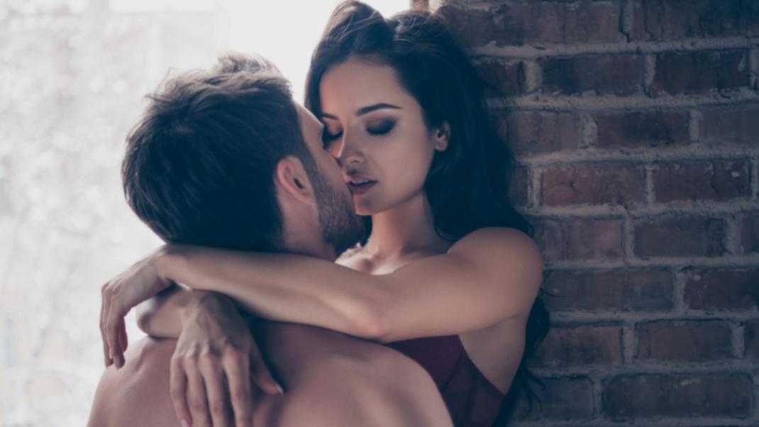 Sex |  4 τροφές που ΔΕΝ πρέπει τρώτε ποτέ πριν την ερωτική πράξη