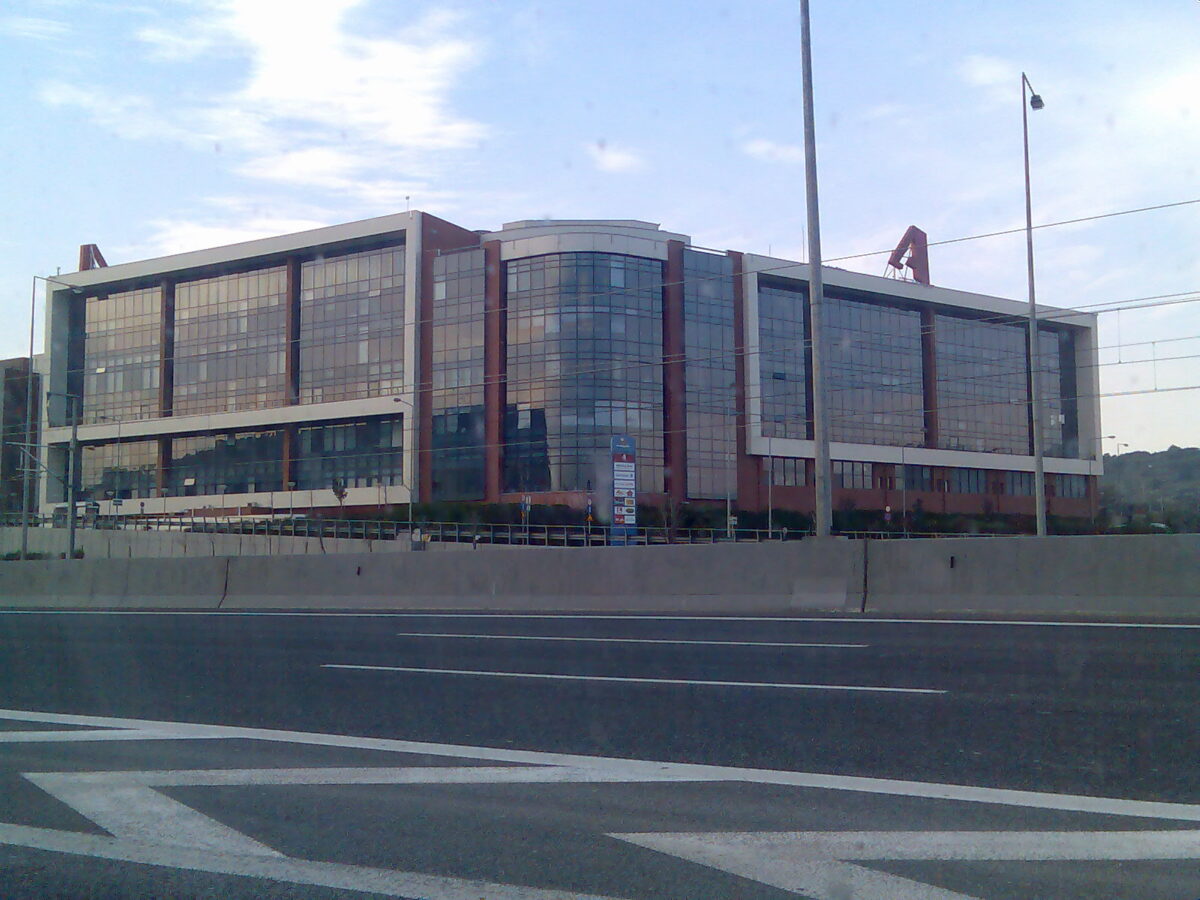 Τέλος εποχής για το ιστορικό κτίριο του ALPHA