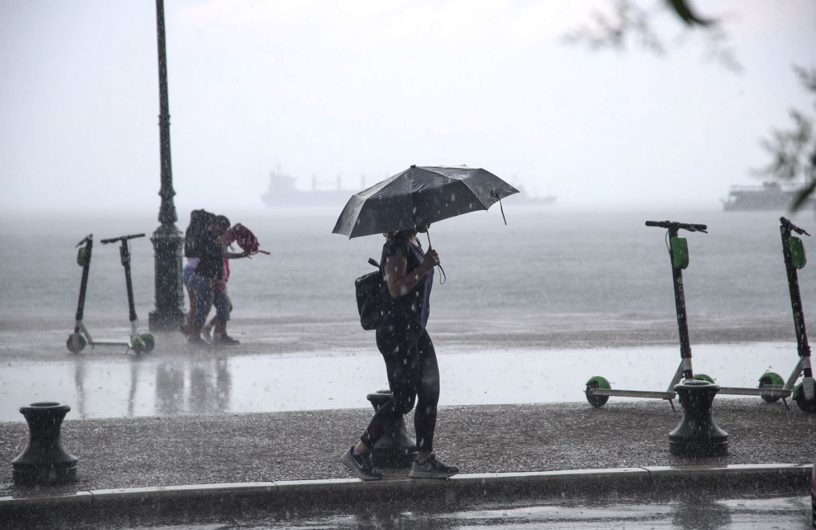 Ραγδαία επιδείνωση τις επόμενες ώρες – Πού θα σημειωθούν καταιγίδες