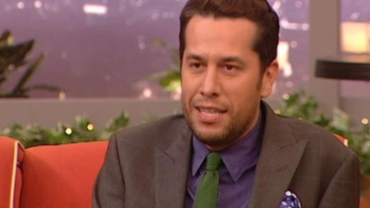 Δε δέχτηκαν χωρίς μάσκα τον Χάρη Σιανίδη στο αεροπλάνο