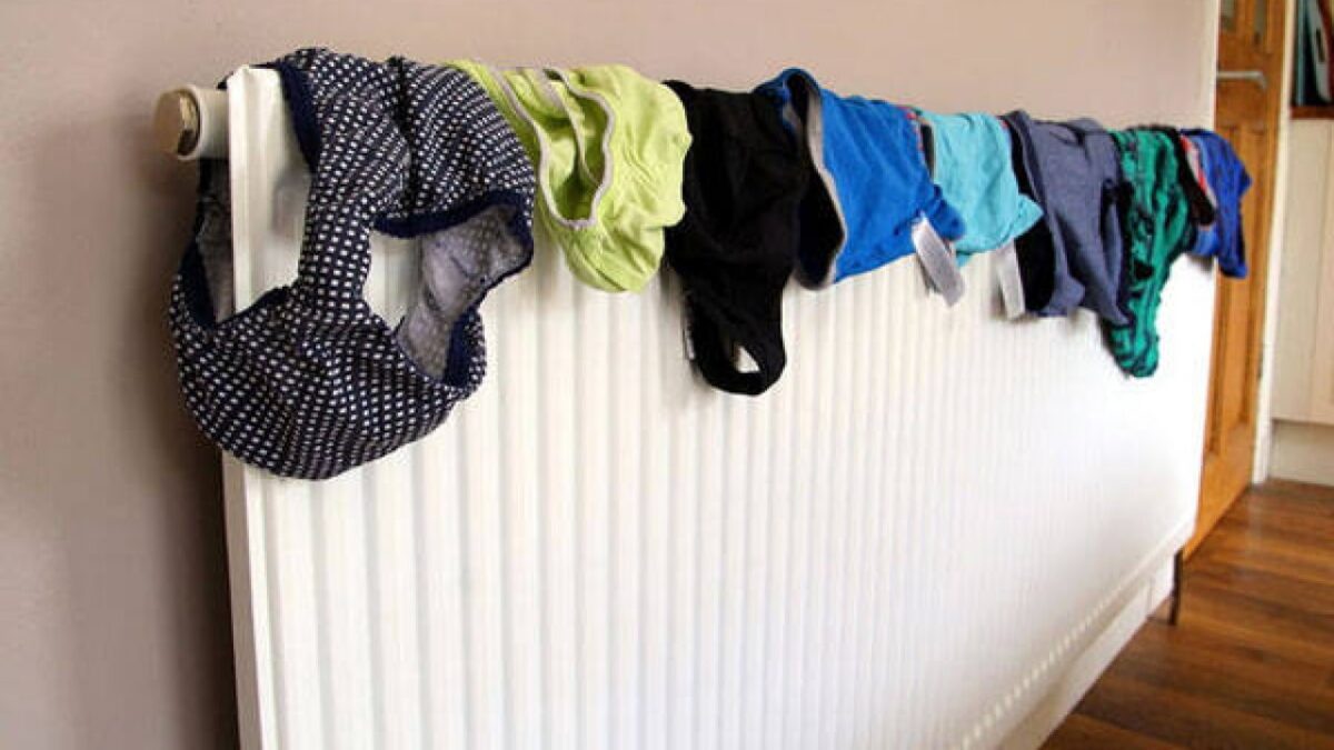 Ποτέ μην στεγνώνετε ρούχα στο καλοριφέρ – Δείτε γιατί