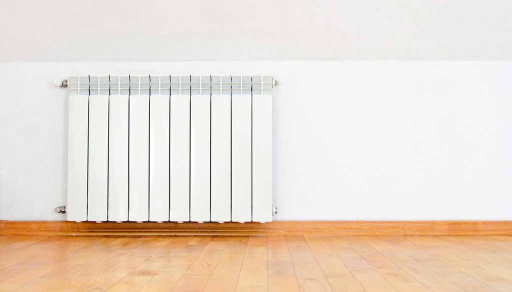 Έτσι θα καθαρίσετε τον τοίχο που βρίσκεται πίσω από το καλοριφέρ σας