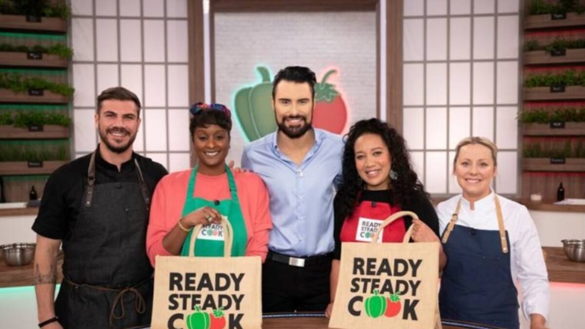 Ο Άκης Πετρετζίκης στο ΒΒC!