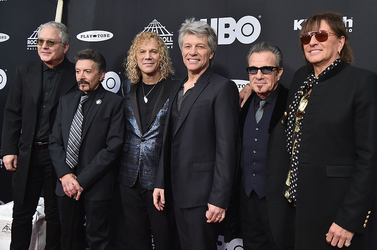 Θετικός στον κορονοϊό μέλος των Bon Jovi