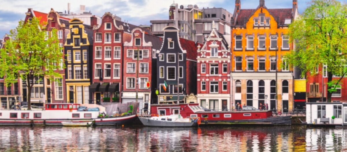 Γιατί στην Ολλανδία οι κάτοικοι δεν έχουν κουρτίνες στα σπίτια τους