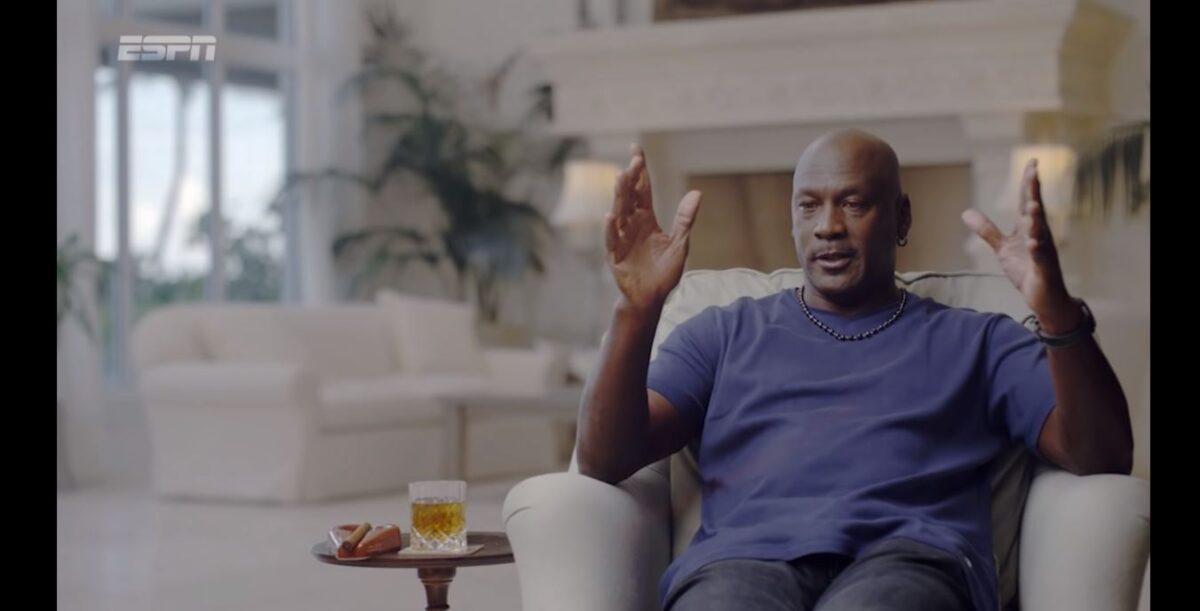 The Last Dance: Γιατί το ντοκιμαντέρ του Netflix για τον Μάικλ Τζόρνταν καθηλώνει τους τηλεθεατές (Βίντεο)