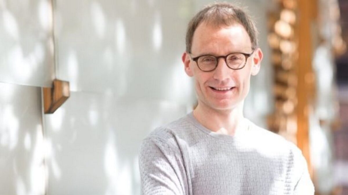 Σάλος με τον Βρετανό Τσιόδρα – Έσπασε την καραντίνα για τα μάτια της ερωμένης του