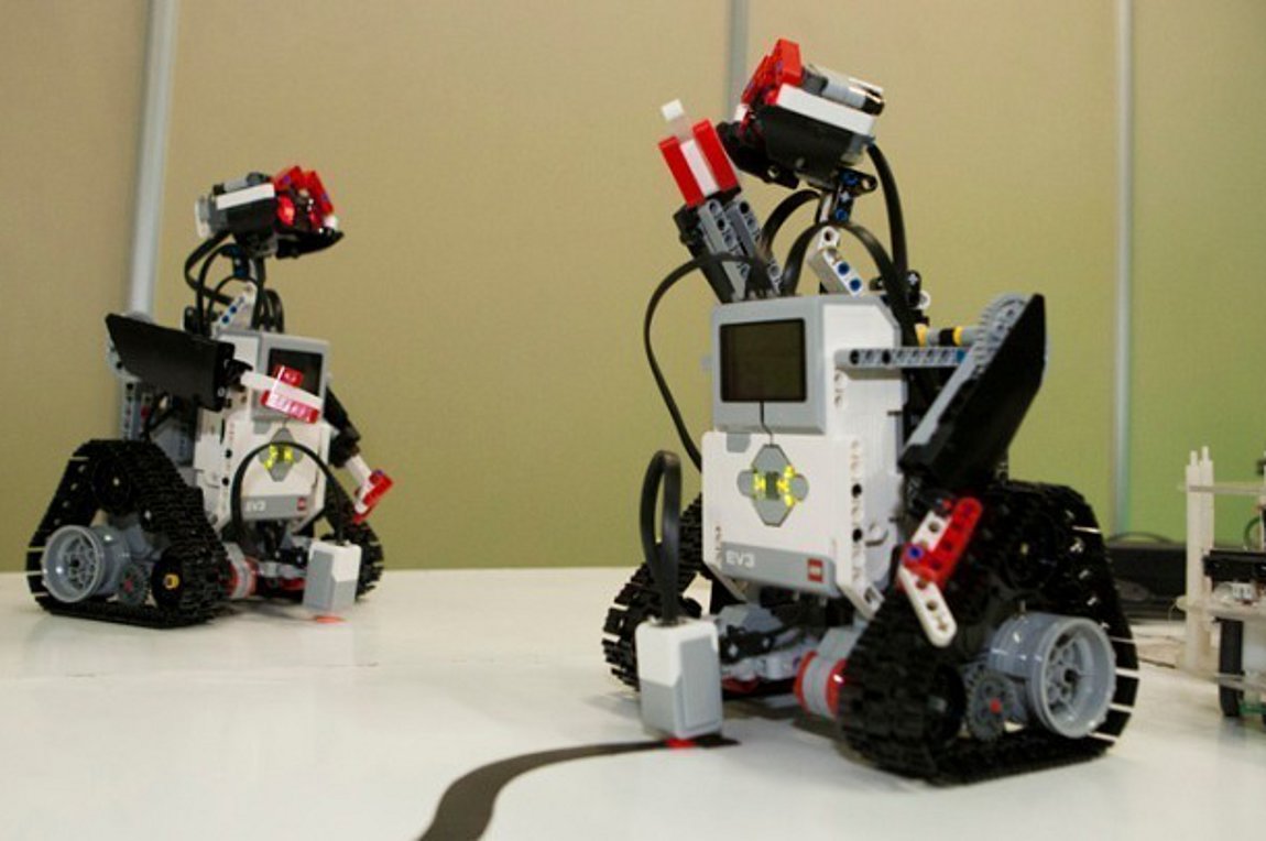 Κορονοϊός: Ρομπότ σκοτώνει τον ιό σε μόλις δύο λεπτά