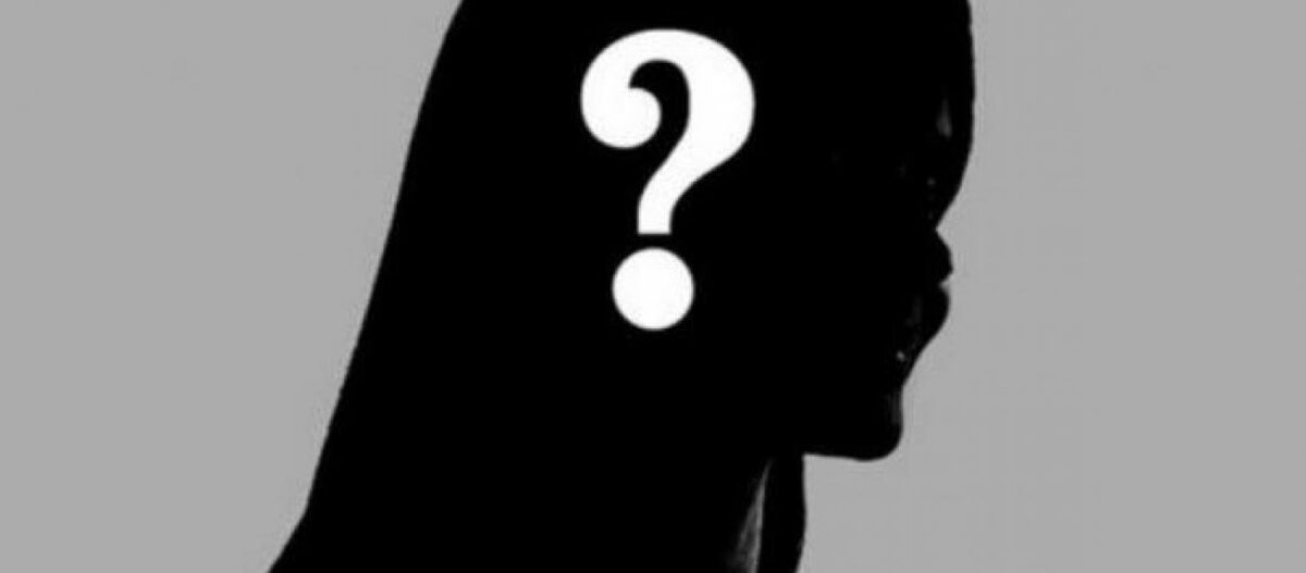 Καλλιτέχνις και ακτιβίστρια κρύβει τα επίμαχα με την… προστατευτική μάσκα (Φωτογραφίες)