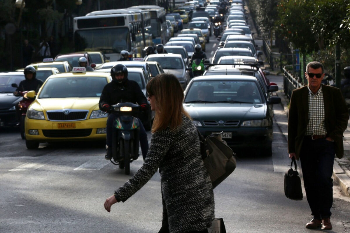 Μόνο με sms στο κέντρο της Αθήνας – Τι αλλάζει από τις 15 Ιουνίου
