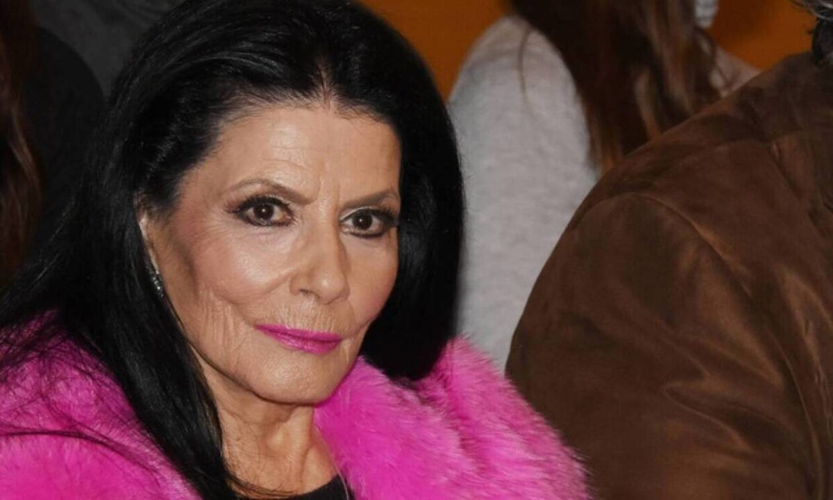 Ζωζώ Σαπουντζάκη: Τι λέει για την αποκάλυψη της ηλικίας της – “Φοβάμαι μόνο τον κορονοϊό”