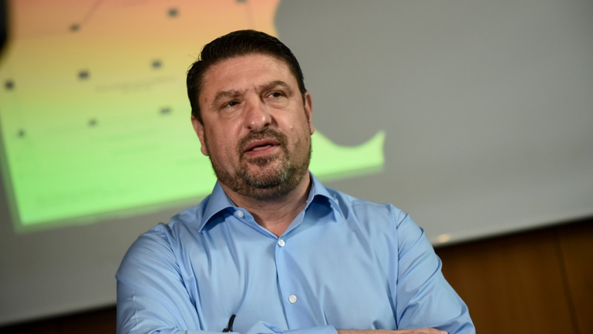 Ποια είναι η Θεσσαλονικιά που πέταξε νερό στο Νίκο Χαρδαλιά (Βίντεο)