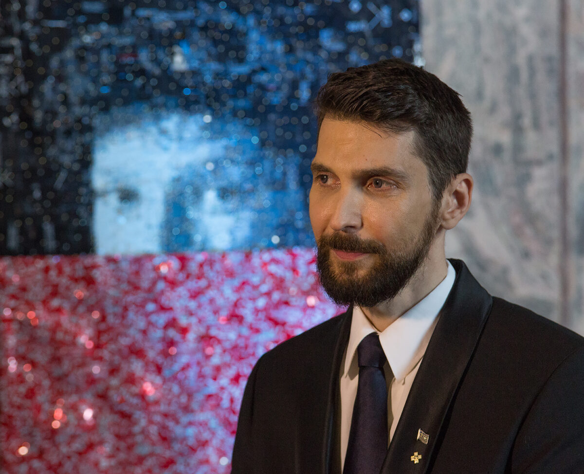 Νίκος Φλώρος |  Μέσα από την Τέχνη βρίσκεις τον εαυτό σου,  τον… τραβάς από τα μαλλιά, τον `τσαλακώνεις`.