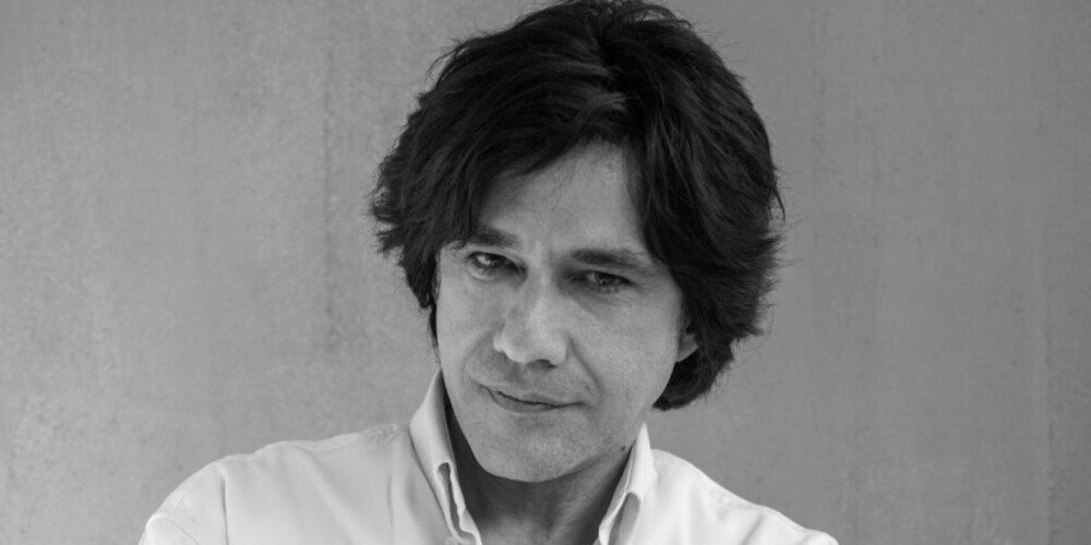 Αλέξης Σταμάτης | Πάντα είμαστε μόνοι. Απλώς που και που μπαίνουμε σε άλλες ψυχές.