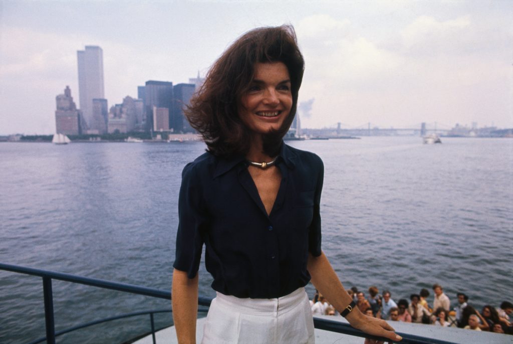 Jackie Kennedy | Ο πρώτος γάμος γίνεται από έρωτα, ο δεύτερος για τα χρήματα και ο τρίτος για συντροφιά.