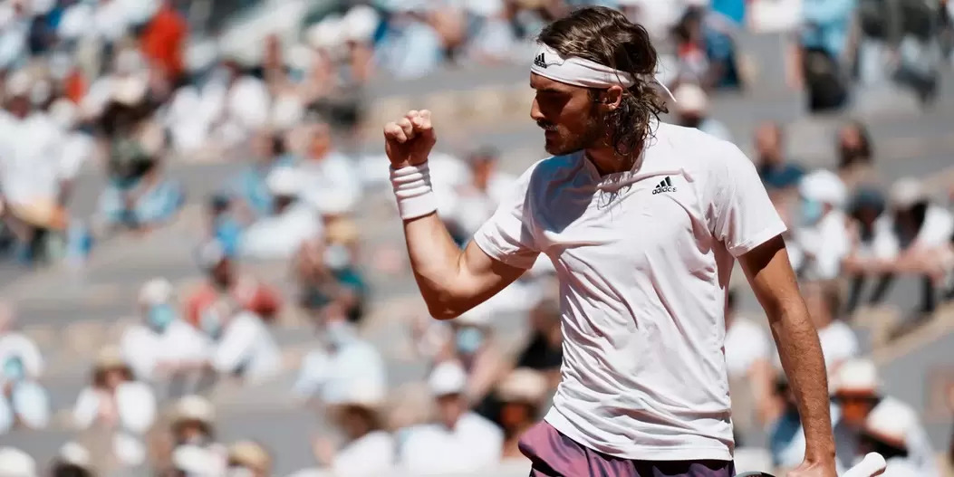 Στέφανος Τσιτσιπάς |: Αποθεώθηκε από την Daily Mail λίγο πριν το Wimbledon -«Ελληνας Θεός, ο Αδωνις του τένις»