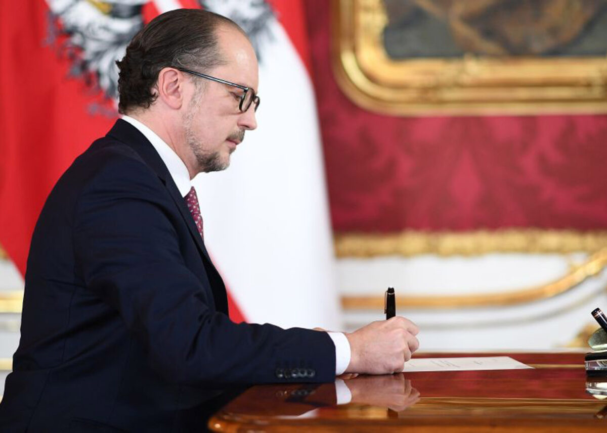 Αλεξάντερ Σάλενμπεργκ: Γόνος αριστοκρατών και «πιστός του Κουρτς» ο νέος καγκελάριος της Αυστρίας