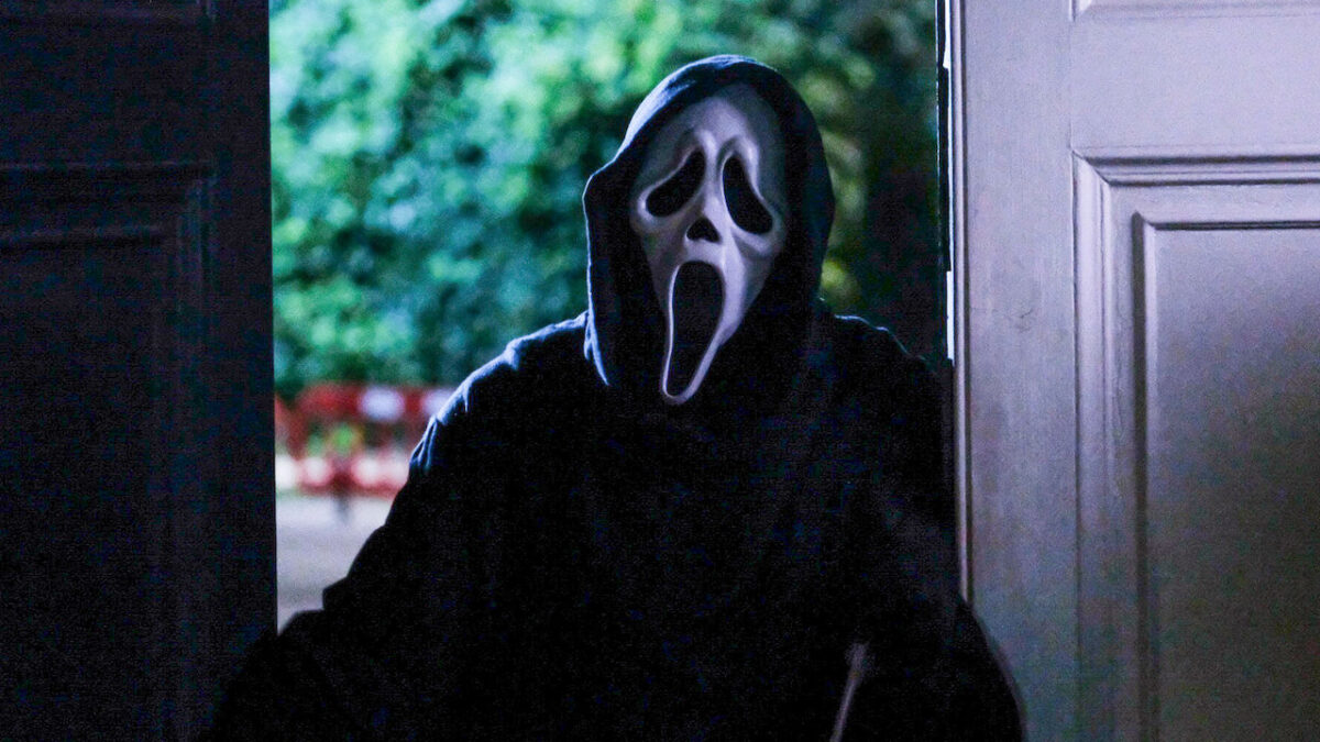 Scream |   Επιστρέφει και θυμίζει την απολαυστική ταινία τρόμου που έσπασε ταμεία πριν από 25 χρόνια