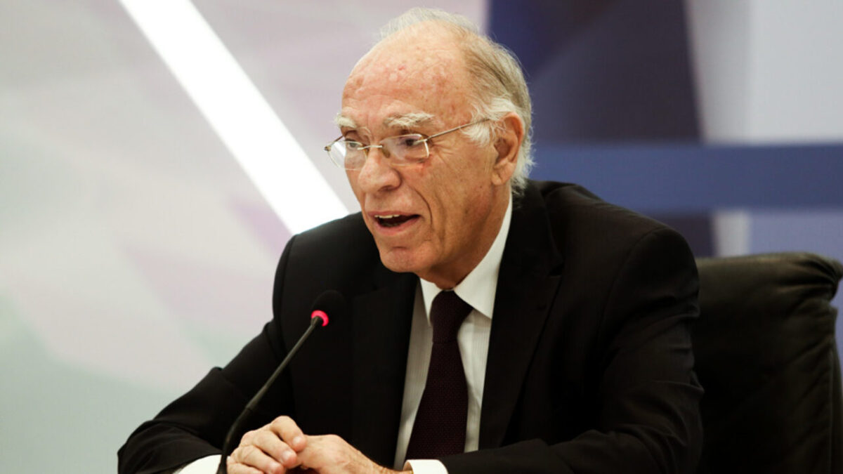 Σκληρή μάχη για τη ζωή του για 25η μέρα δίνει ο Βασίλης Λεβέντης