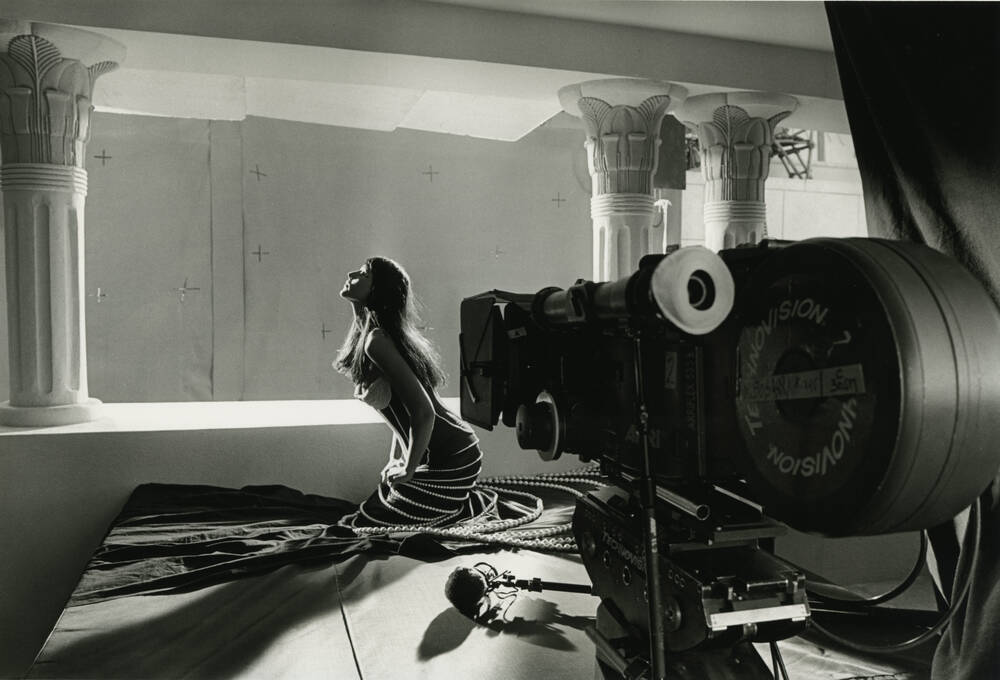 H αλυσίδα ξενοδοχείων που προωθεί ολόγυμνες selfie των πελατών της ως έργο τέχνης