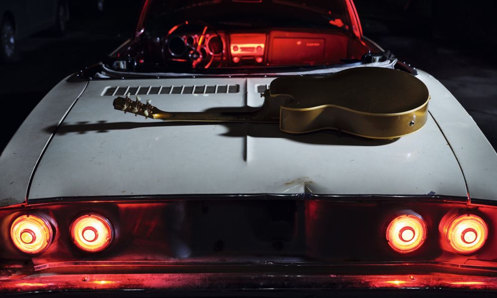 Ο Bryan Adams έγινε φωτογράφος για το νέο ημερολόγιο της Pirelli