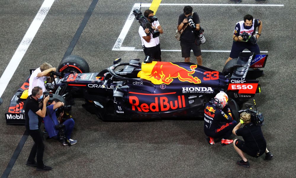 To εντυπωσιακό αφιέρωμα της Red Bull στο νέο πρωταθλητή της F1 (video)