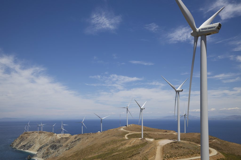 Η πρόσφατη σφοδρή κακοκαιρία μας έκανε καλό στην τιμή του ρεύματος