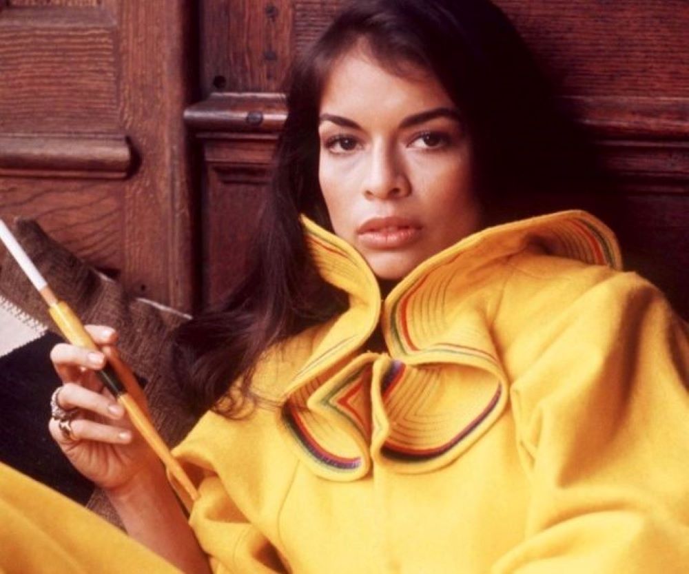 Bianca Jagger | Η συναρπαστική ζωή του κορυφαίου style icon μέσα από 40 σπάνιες φωτογραφίες